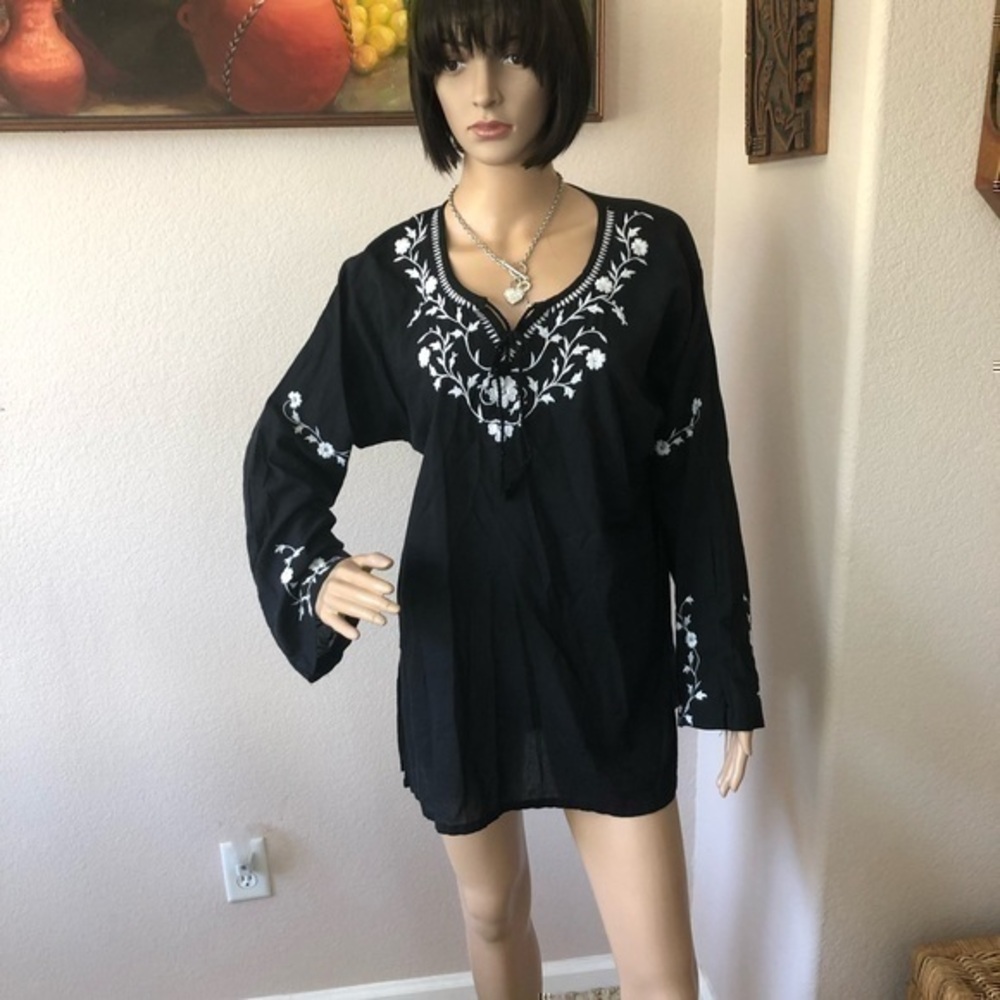 Black Embroidered BOHO Top Size Large